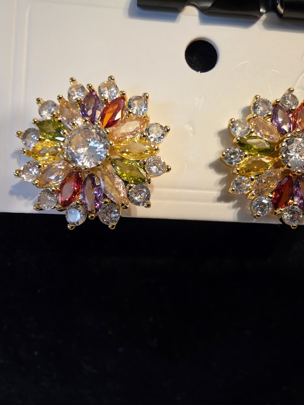 #1419. Multicolor Crystal Flower Stud Earrings - Gold Tone